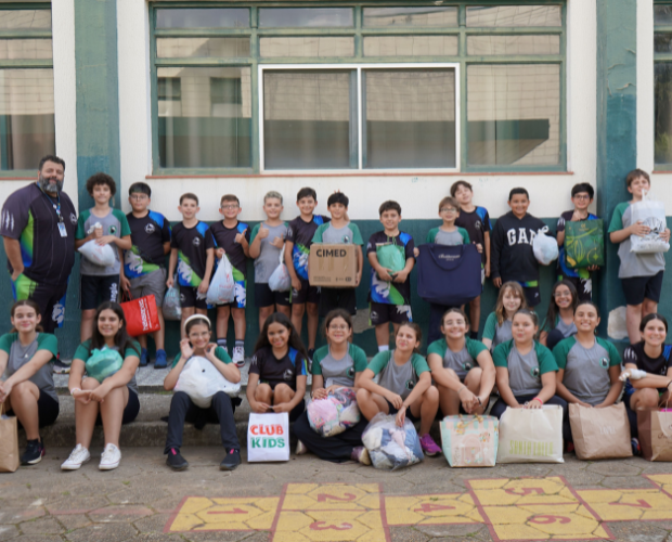 Alunos do Anglo realizam Campanha Solid�ria dos Le�es do projeto 